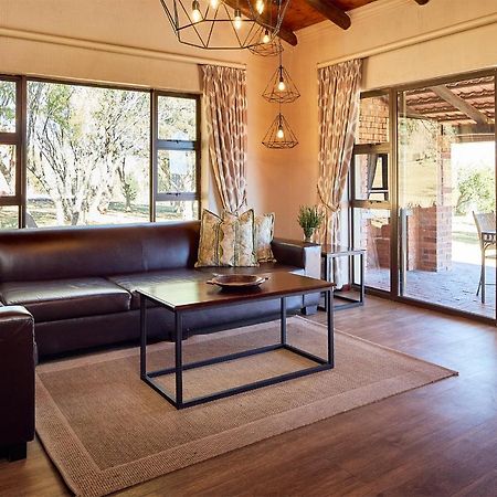 Hotel First Group Qwantani Harrismith Zewnętrze zdjęcie