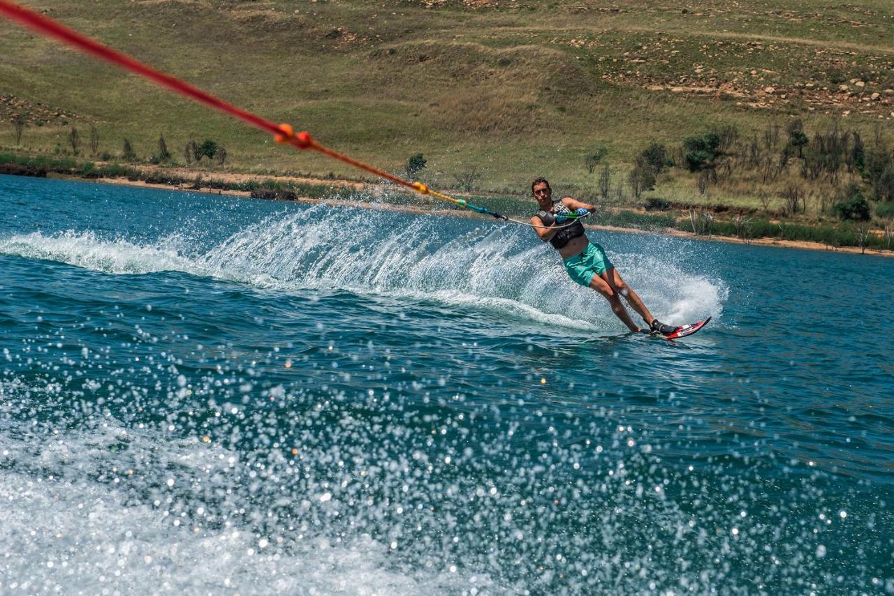 Hotel First Group Qwantani Harrismith Zewnętrze zdjęcie