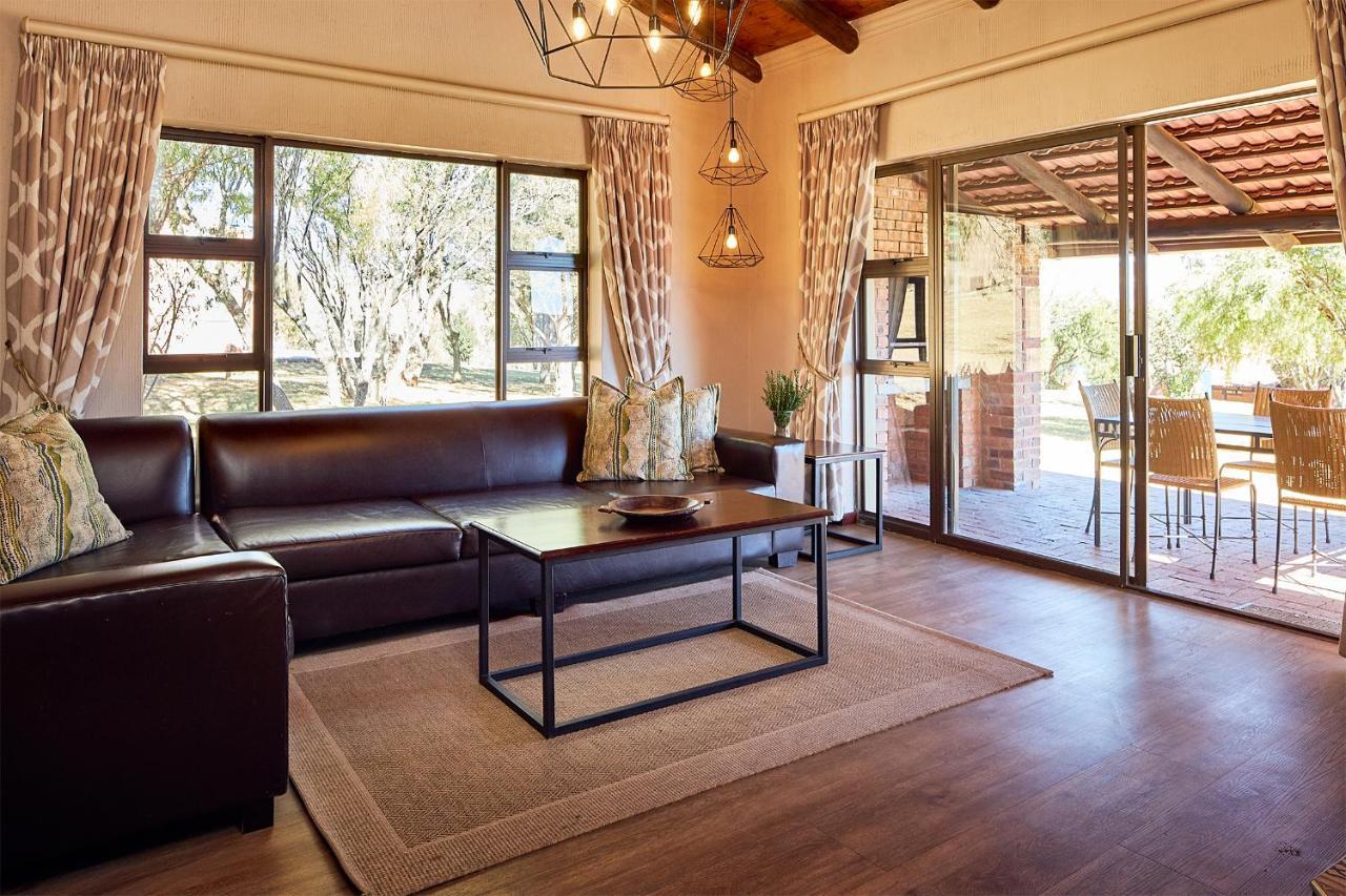 Hotel First Group Qwantani Harrismith Zewnętrze zdjęcie