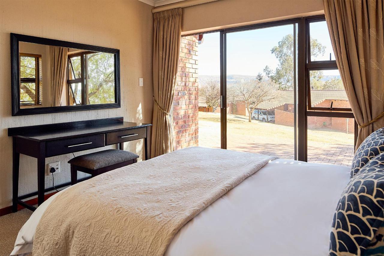 Hotel First Group Qwantani Harrismith Zewnętrze zdjęcie