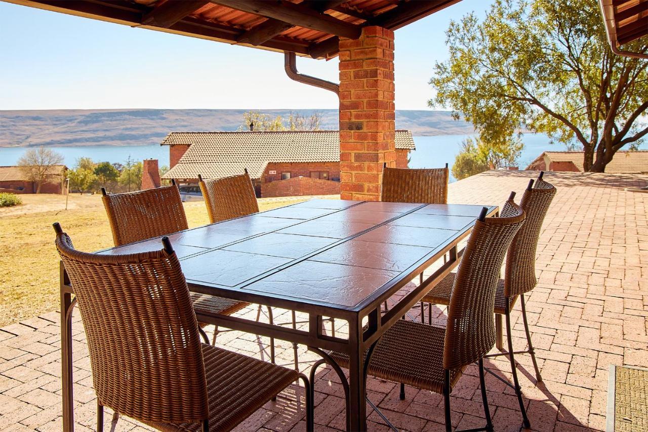 Hotel First Group Qwantani Harrismith Zewnętrze zdjęcie