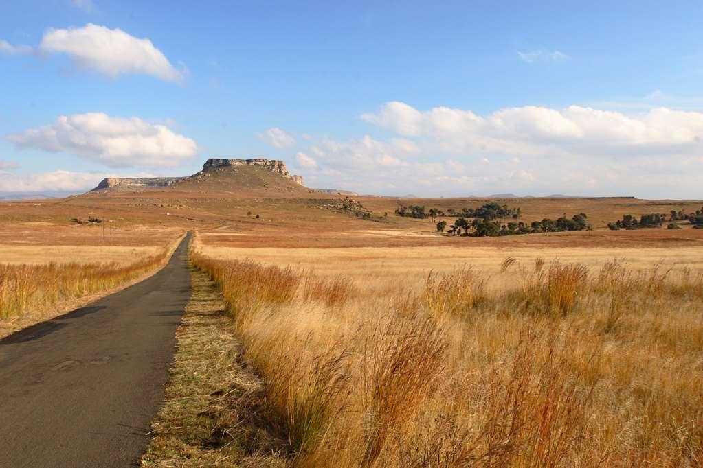 Hotel First Group Qwantani Harrismith Zewnętrze zdjęcie