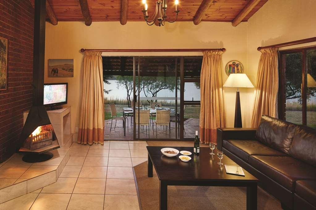 Hotel First Group Qwantani Harrismith Pokój zdjęcie