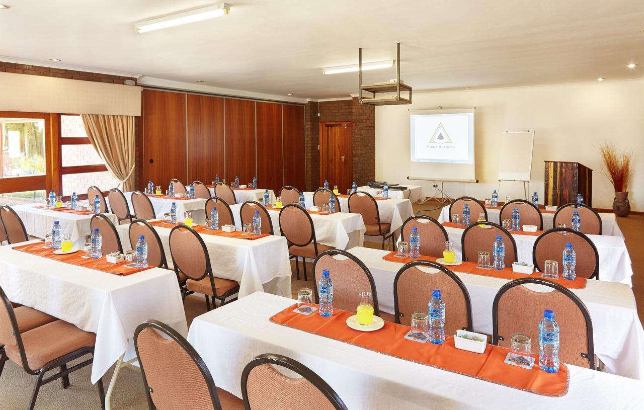 Hotel First Group Qwantani Harrismith Zewnętrze zdjęcie