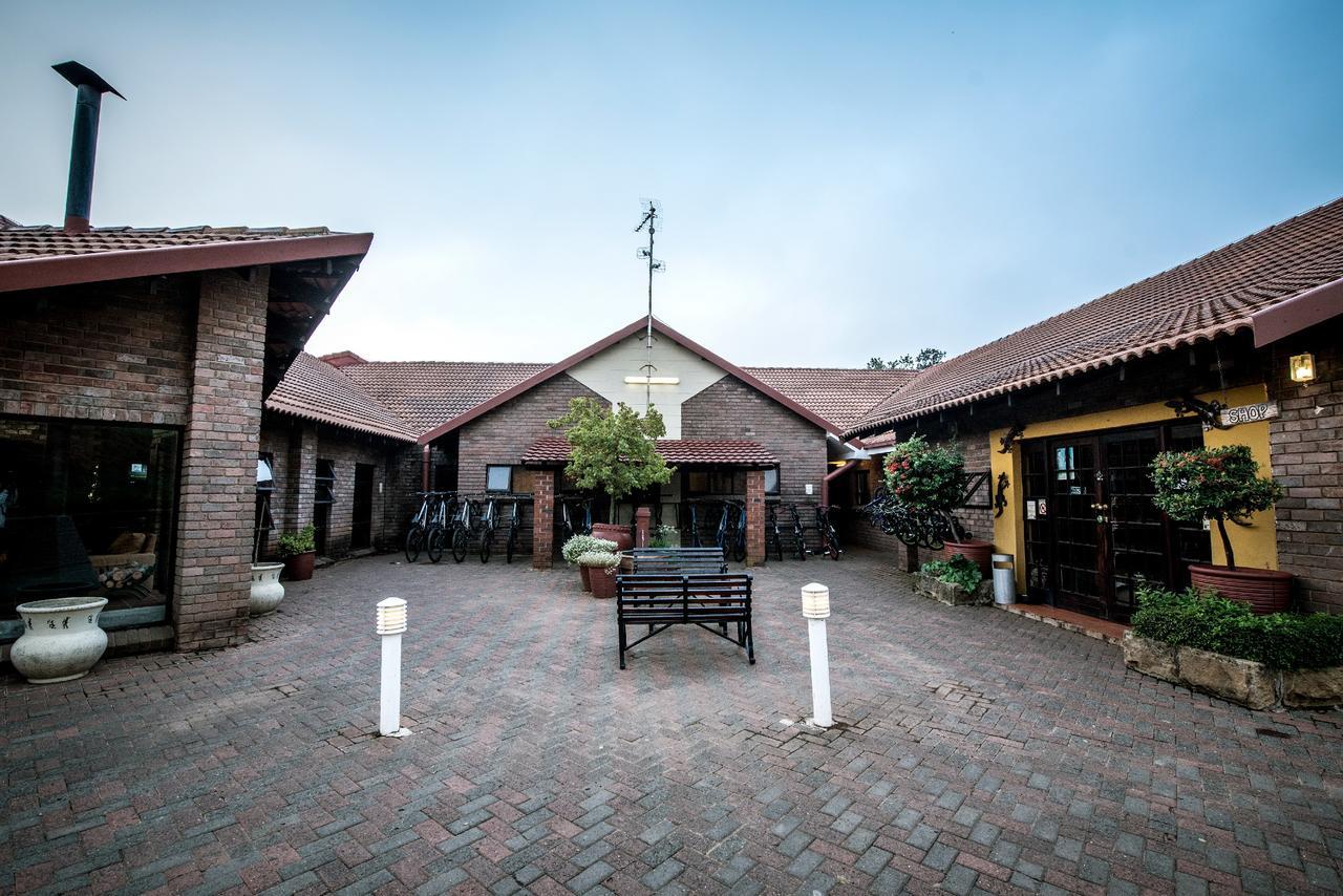 Hotel First Group Qwantani Harrismith Zewnętrze zdjęcie