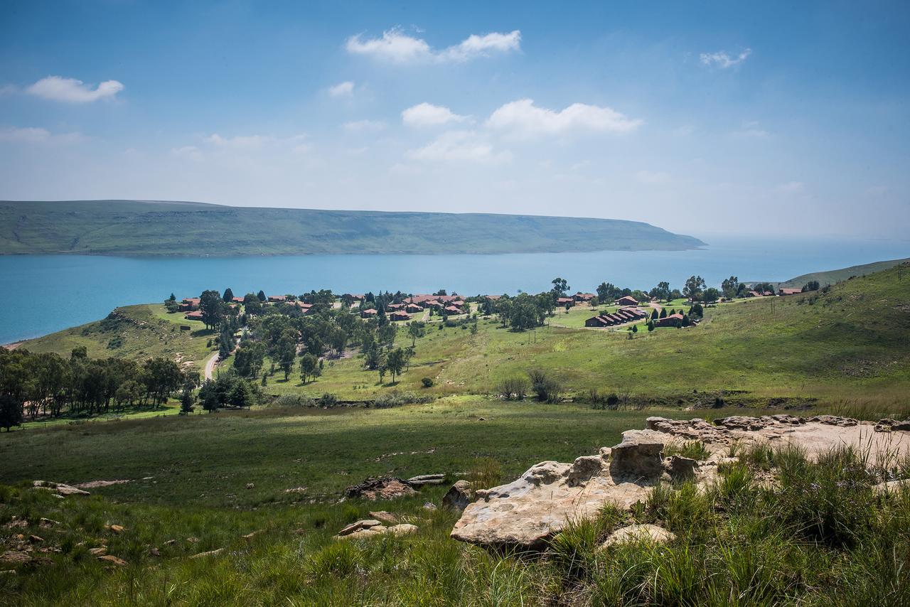 Hotel First Group Qwantani Harrismith Zewnętrze zdjęcie