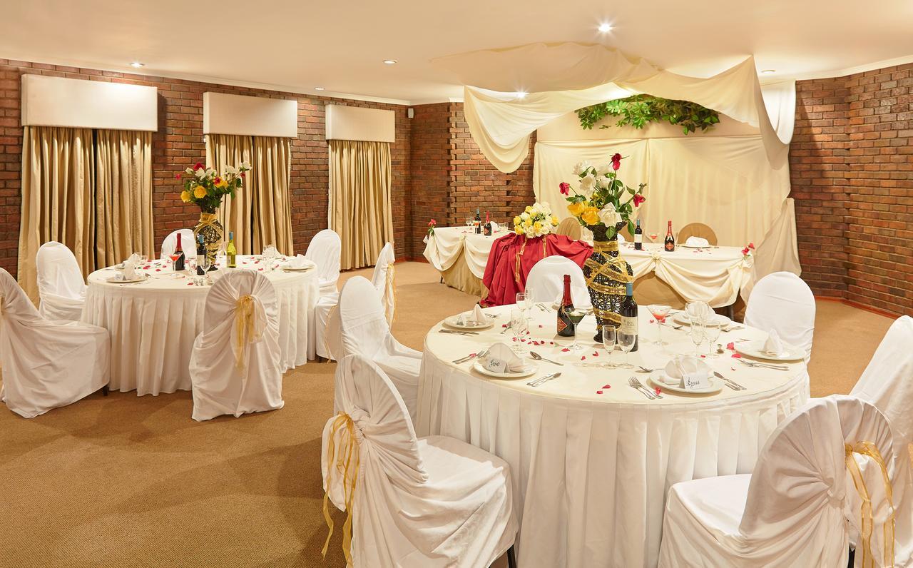 Hotel First Group Qwantani Harrismith Zewnętrze zdjęcie