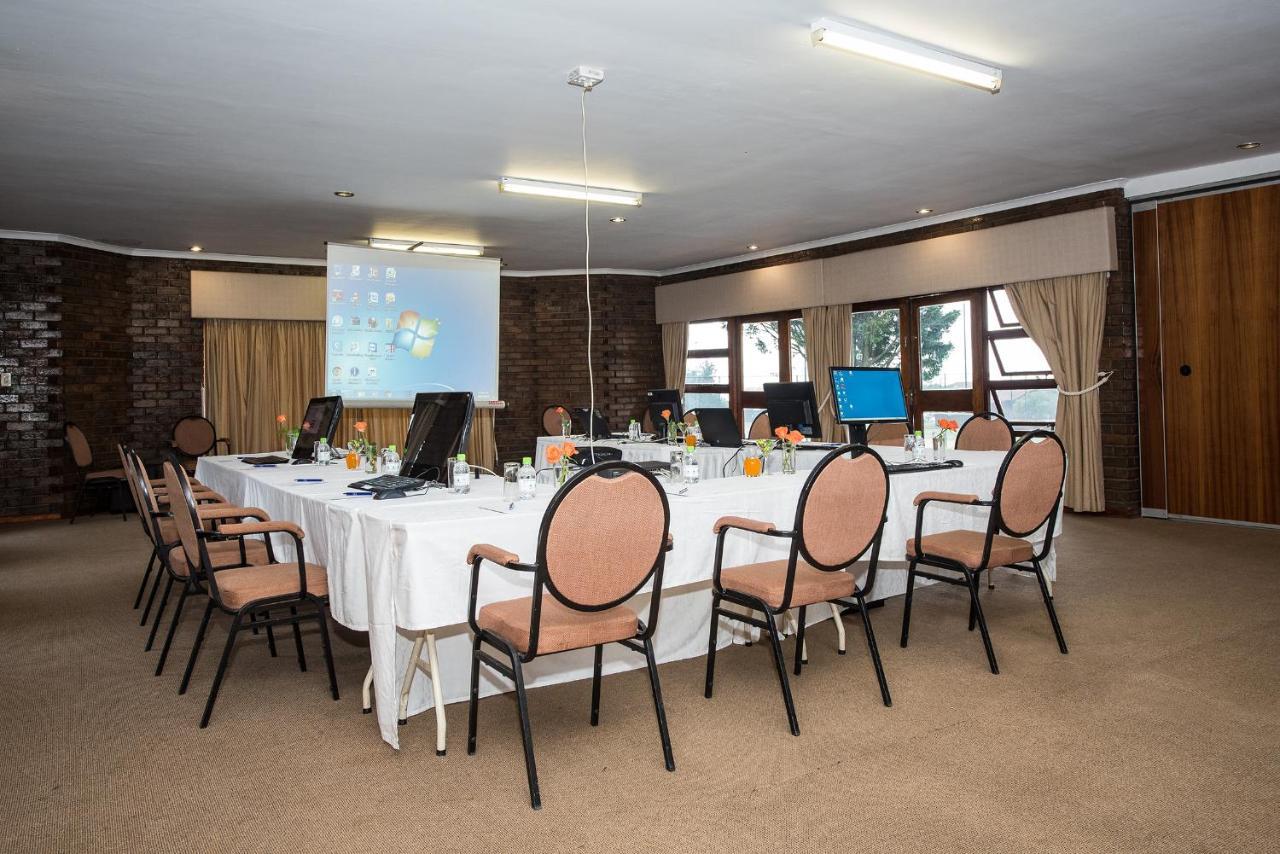 Hotel First Group Qwantani Harrismith Zewnętrze zdjęcie